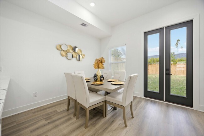 Building Photo - 964 Lucky St