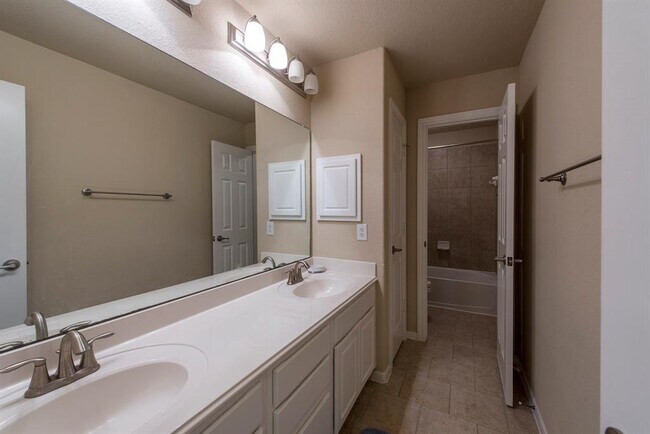 Building Photo - 15 Gull Rock Pl