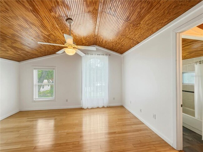 Building Photo - 211 E 131st Ave