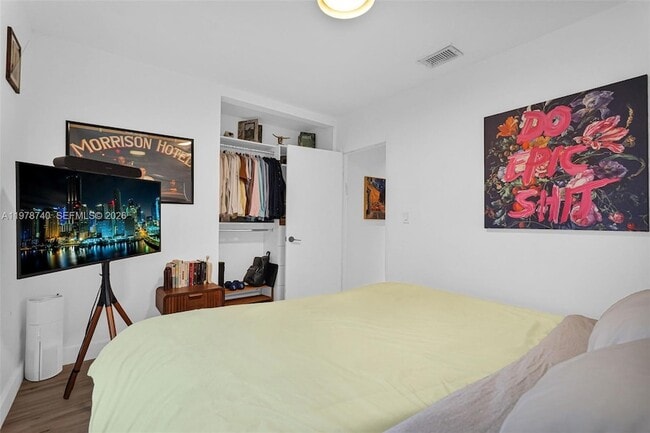 Building Photo - 274 NW 43rd St