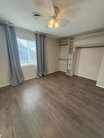 Building Photo - 2515 S Florence Pl