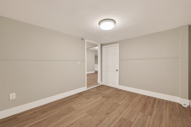 Building Photo - 5833 Southlea St