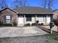 Building Photo - Unit E-2