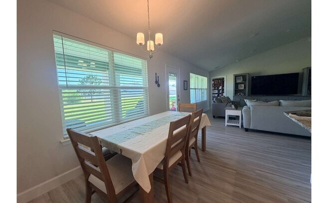 Building Photo - 297 SW Silverpalm Dr