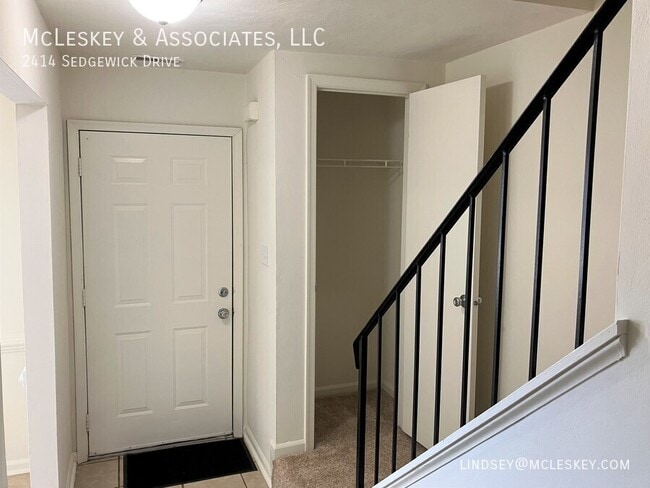 Building Photo - 2414 Sedgewick Dr