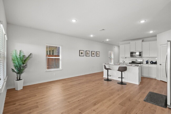 Building Photo - Beautiful 4 Bedroom Home in Spiritas Ranch Near Lake Lewisville