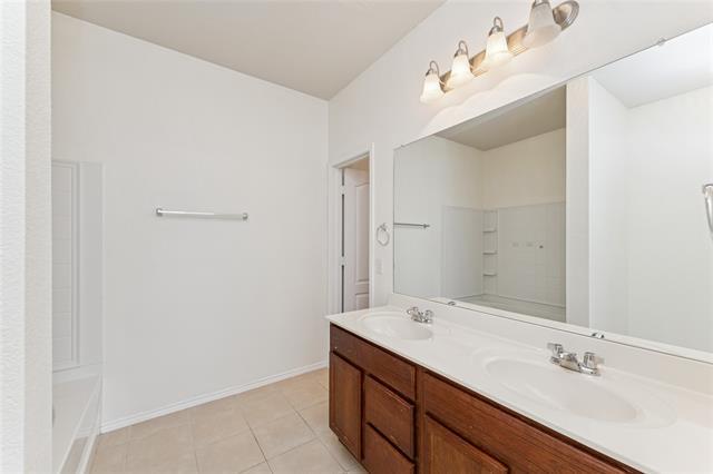 Building Photo - 9108 Blackstone Dr