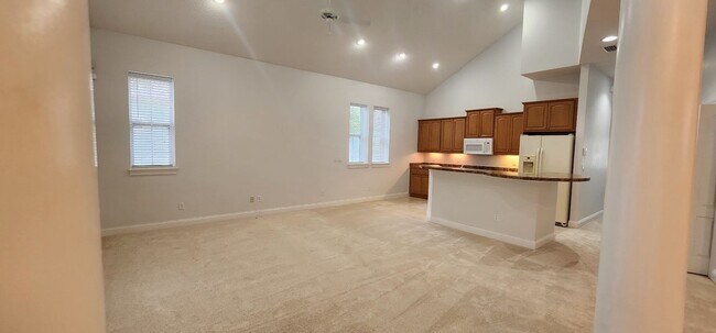 Building Photo - 140 Island Cottage Way