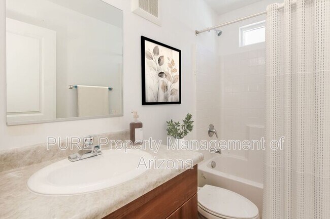 Building Photo - 6077 N 60th Ave