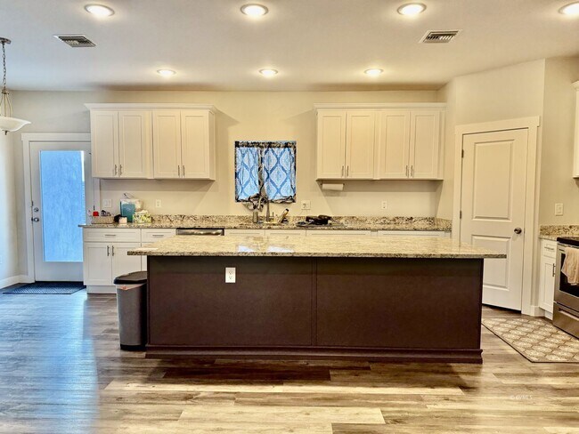 Building Photo - 860 S Flagstone Wy