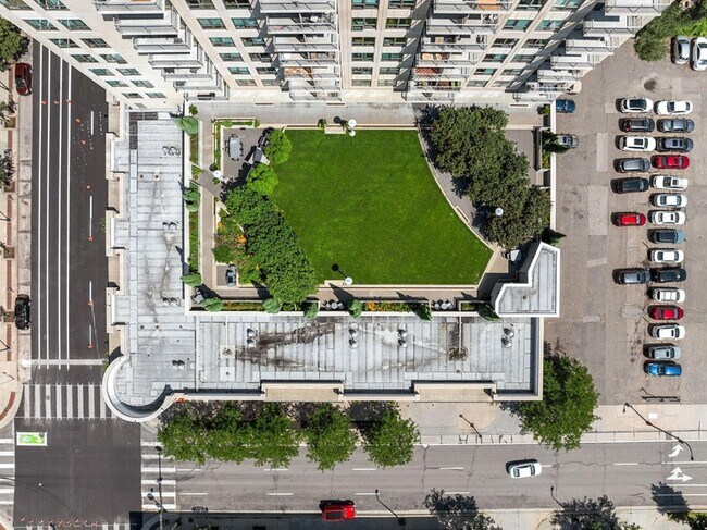 Building Photo - 929 Portland Ave