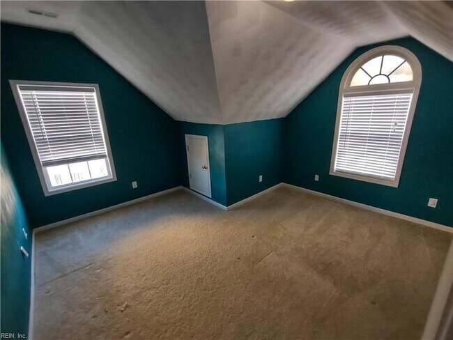 Building Photo - 968 Jenkins Dr