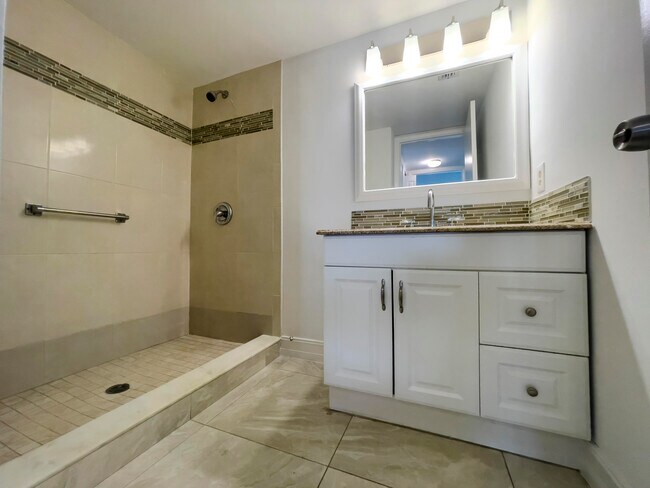 Building Photo - 3624 La Aires Ct