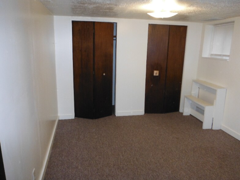 Building Photo - 1005 Broad Ave NW