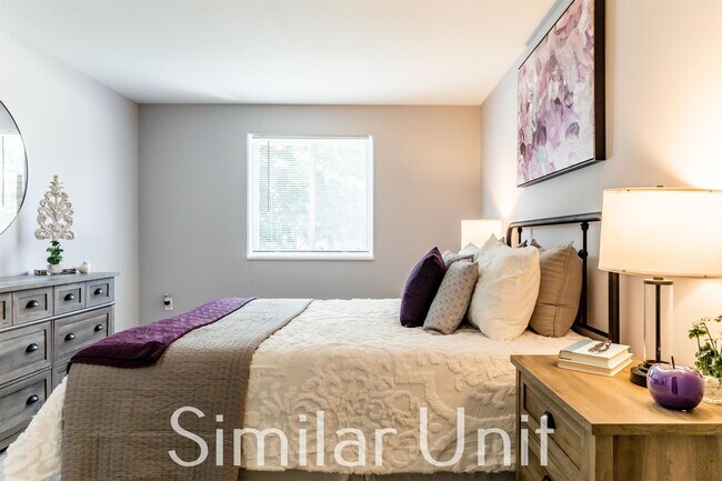 Building Photo - 33 Westgate Dr