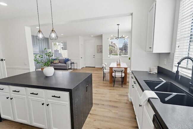 Building Photo - 1720 Santa Ivy Ave