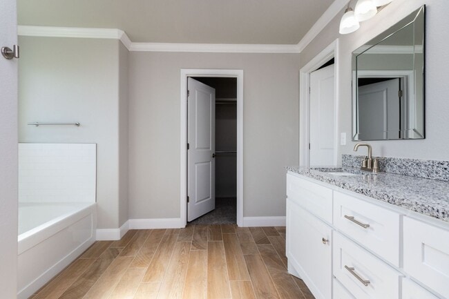 Building Photo - 2700 Tampa Bay Ave