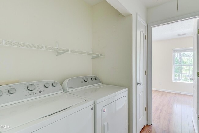 Building Photo - 306 Orchard Park Dr