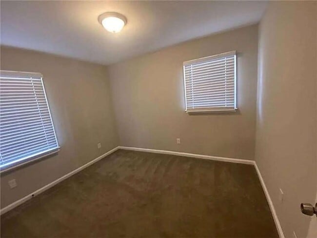 Building Photo - 2490 Brentwood Rd