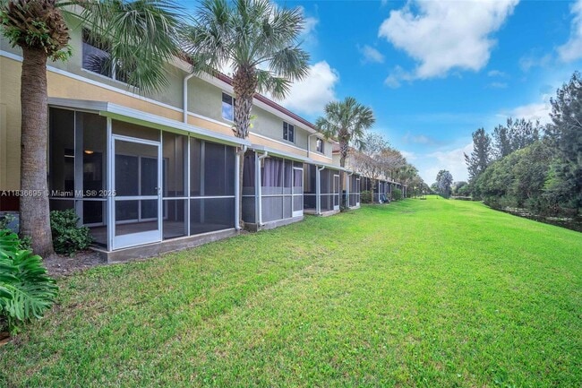 Building Photo - 4923 SW 66th Terrace