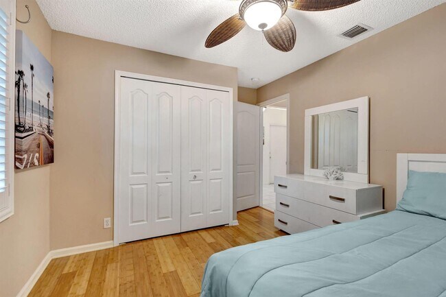 Building Photo - 2241 Soundings Ct