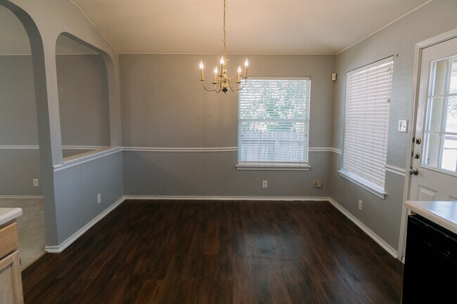Building Photo - 10610 Tiger Way