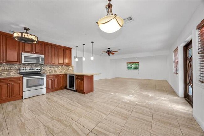 Building Photo - 13720 SW 74th Ct