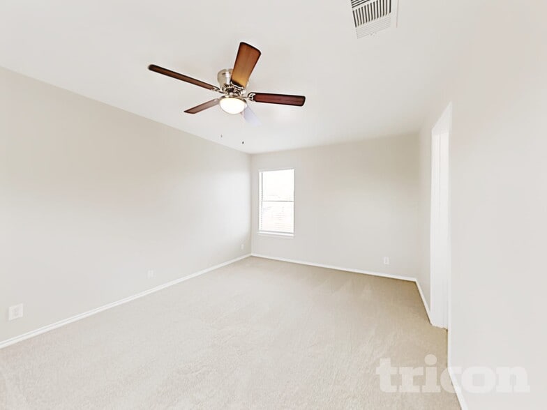 Building Photo - 15819 Hastings Park