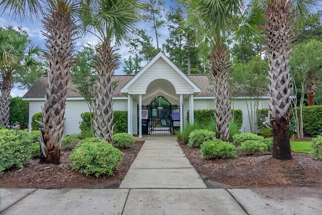 Building Photo - 121 Hornby Cir