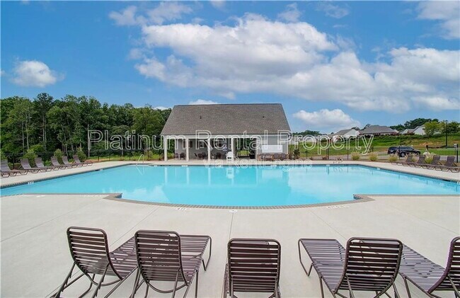 Building Photo - 4579 Silver Oak Dr SW