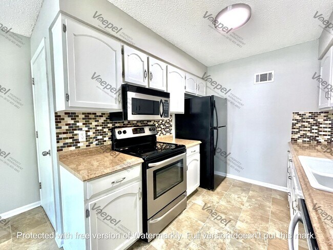 Building Photo - COMING SOON! 3 Bedroom 1.5 Bath in Blue Sp...