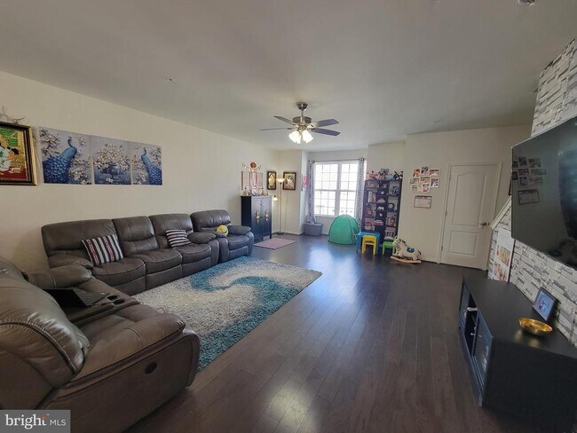 Building Photo - 7761 Dagny Wy