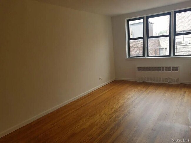 Building Photo - 2640 Marion Ave