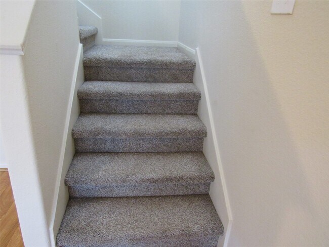 Building Photo - 6338 Applewood Forest Dr