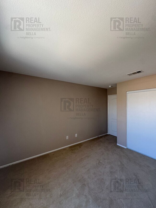 Building Photo - 756 Conlon Dr