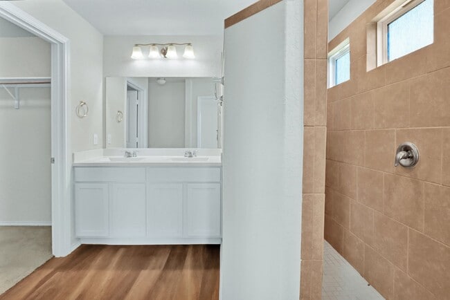 Building Photo - 6854 Hibiscus Falls