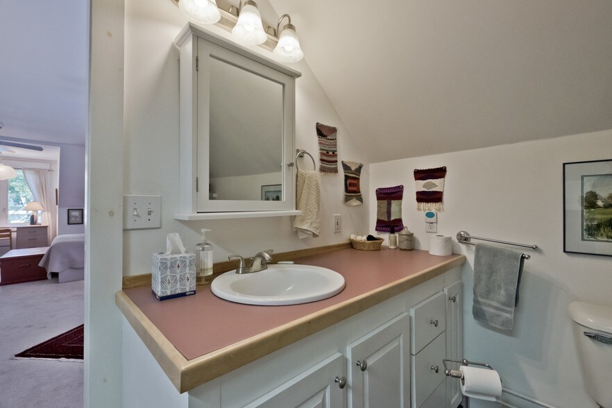 Maser Bathroom - 34 Pleasant Ave