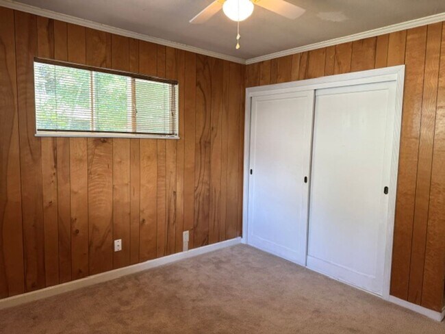 Building Photo - Charming single level 3 bedroom 2 bath Lafayette home now available for move in!