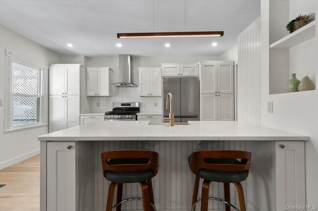 Building Photo - 8 S Cedar St