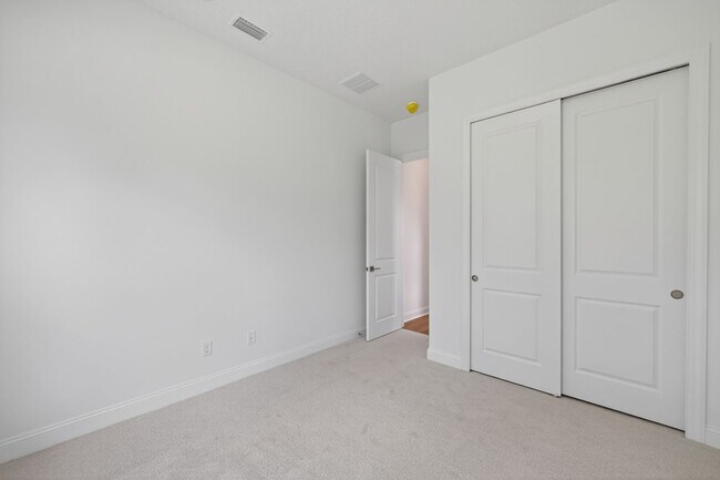 Building Photo - Brand New Home