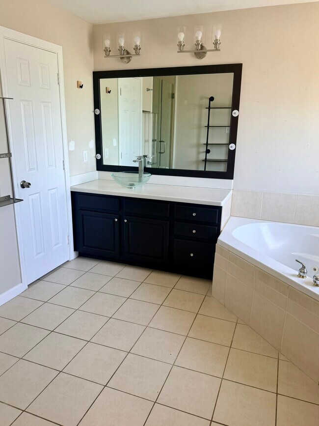 Building Photo - 5529 Cornish St