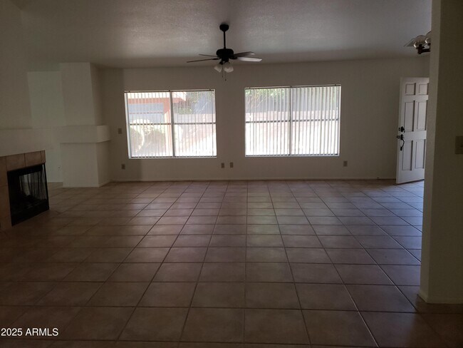 Building Photo - 2708 W Gila Ln