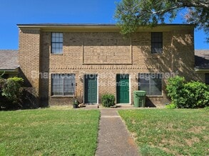 Building Photo - 913 Lancelot Cir