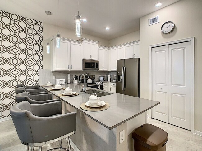 Building Photo - 1520 Oasis Club Blvd