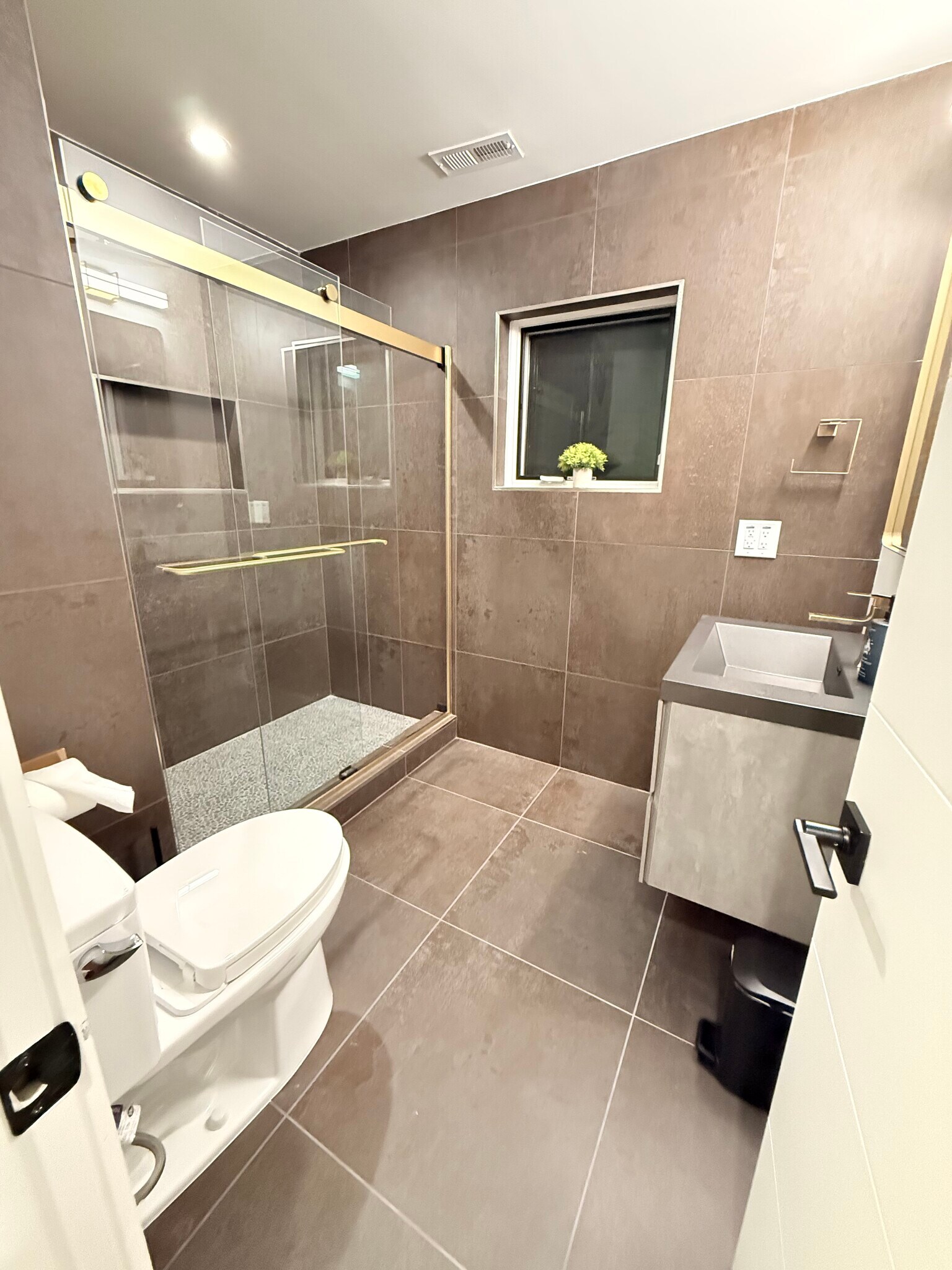 Primary Bathroom - 4803 Butterworth Pl NW