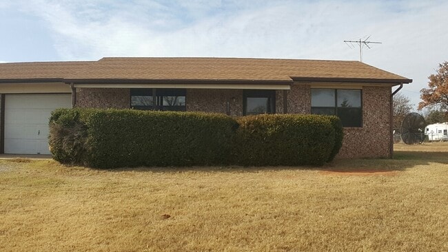 Building Photo - 928 S County Line Rd