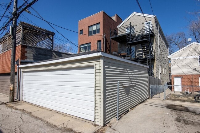 Building Photo - 2635 W Cortez St