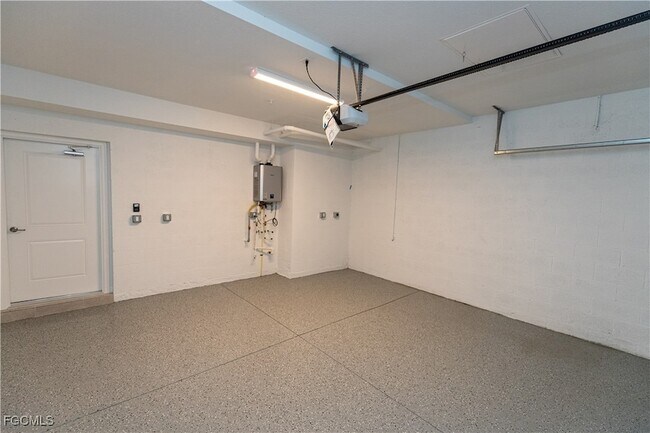 Building Photo - 16524 Kingwood Ln