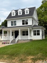 Building Photo - 145 River St
