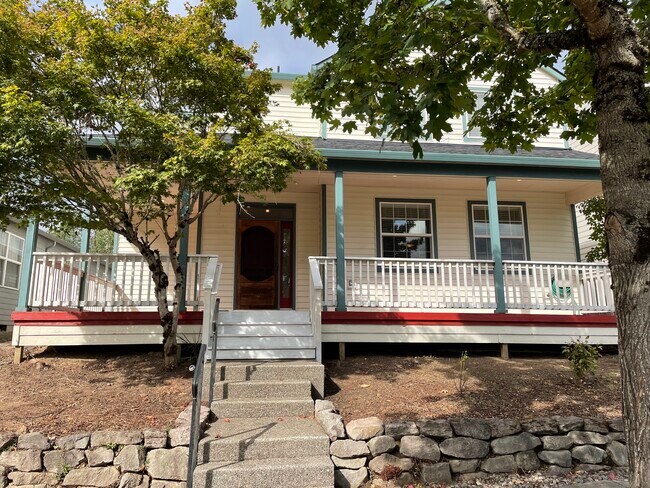 Building Photo - 15083 SE Oregon Trail Dr